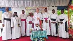 ஆதர் கருதினால் ரோச் அவர்கள் இலங்கை நாட்டிற்கு விஜயம்