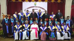 அகவொளி குடும்ப நல நிலையத்தில் கற்கைநெறியை நிறைவுசெய்த மாணவர்களுக்கான பட்டமளிப்பு