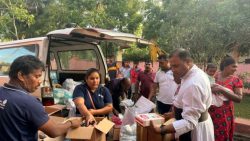 டிட்வா புயலால் பாதிக்கப்பட்டவர்களுக்கு மன்னார் கரித்தாஸ் வாழ்வுதயம் நிறுவனம் உதவி