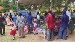 யாழ். திருக்குடும்ப கன்னியர் மட முன்பள்ளி சிறார்களின் சந்தை