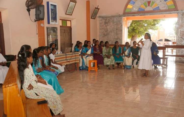எழுவைதீவு பங்கு மறைக்கல்வி மாணவிகளுக்கான இறையழைத்தல் பாசறை