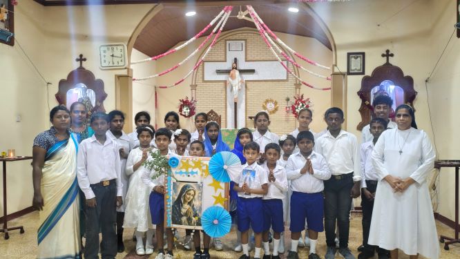 ஆனைக்கோட்டை  பங்கின் செபமாலை பேரணி