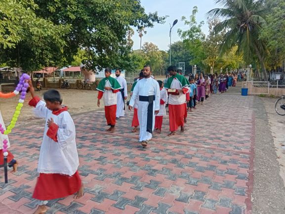 புங்குடுதீவு புனித சவேரியார் ஆலய பக்தி சபையினரின்  செபமாலை பேரணி